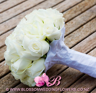 white-rose-posy